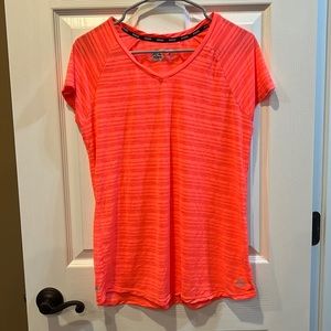 🍁 RBX shirt size medium 🍁